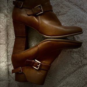 G.H. Bass heeled bootie VGUC Size 8M